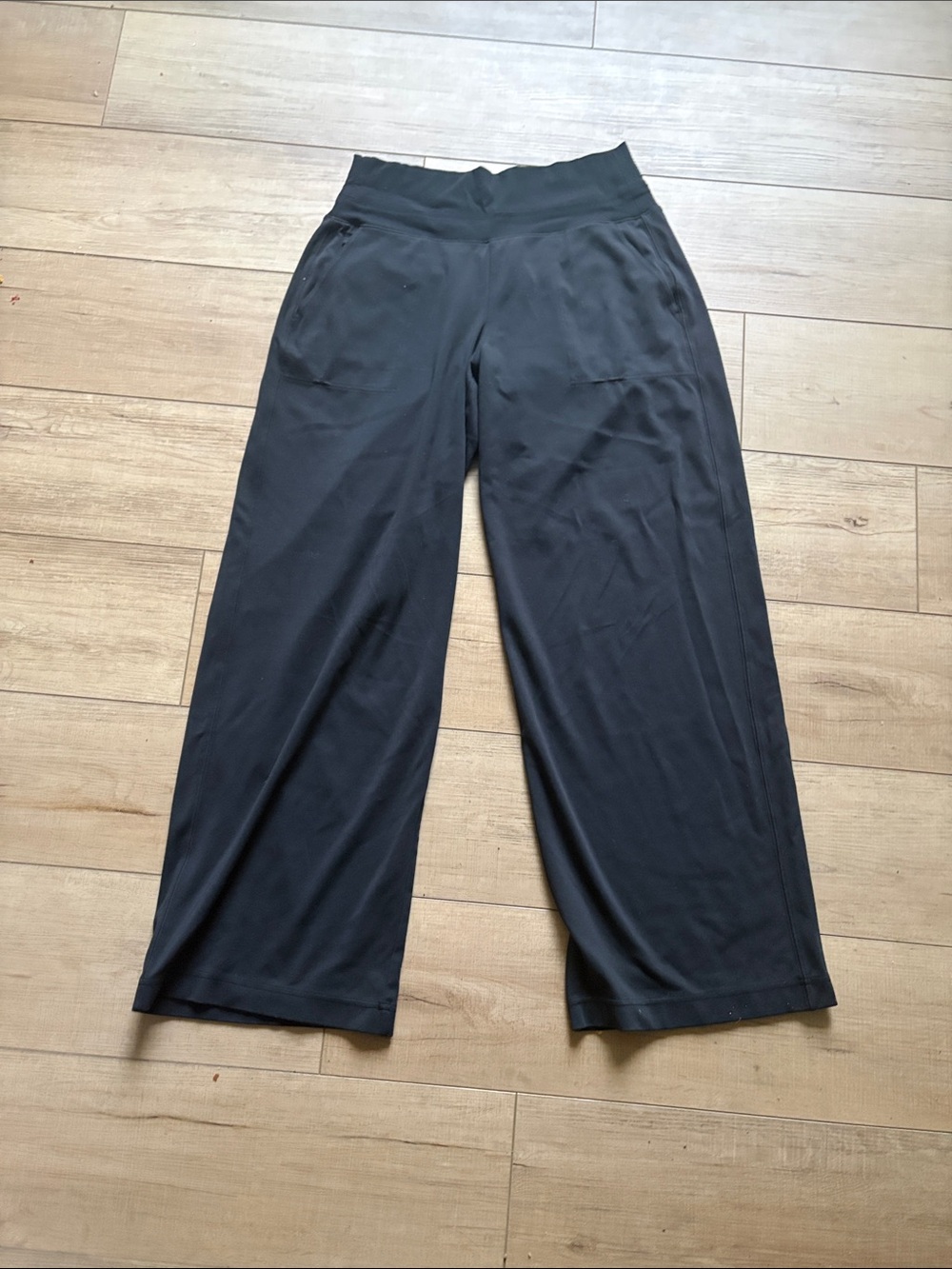 Athleta black wide leg athletic pants size medium